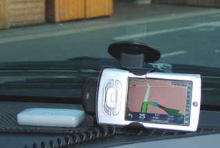 The Tomtom palm carkit mount in use
